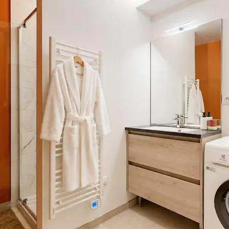 Carlos Pierre Apartment