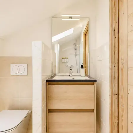 Carlos Pierre Apartment *